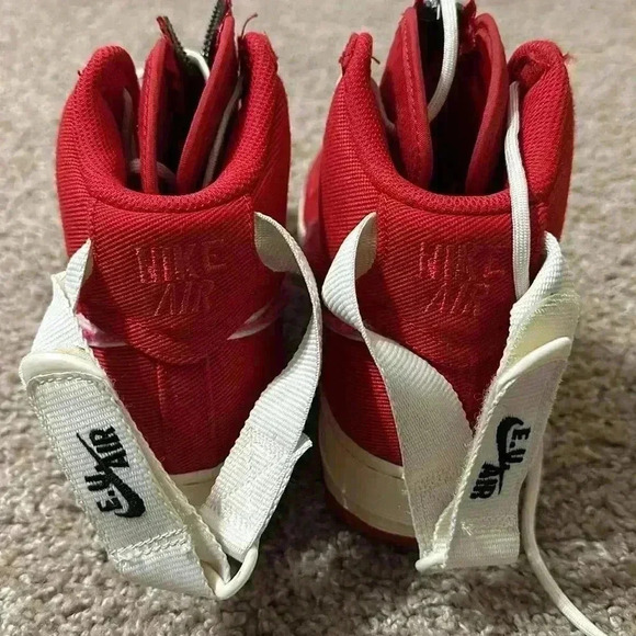 Nike - Picture 4 of 8